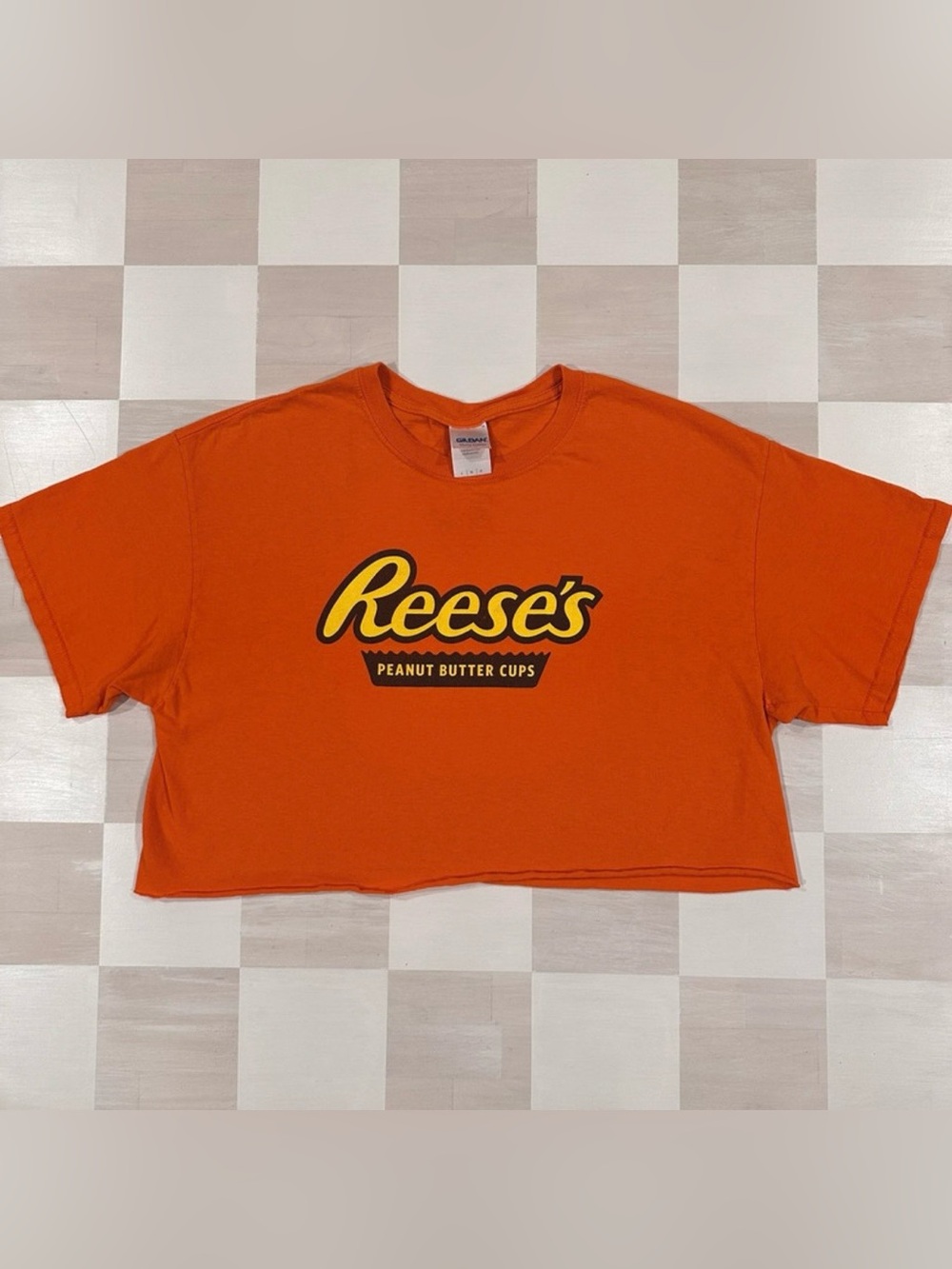 Reese's Peanut Butter Cups cropped cotton tee